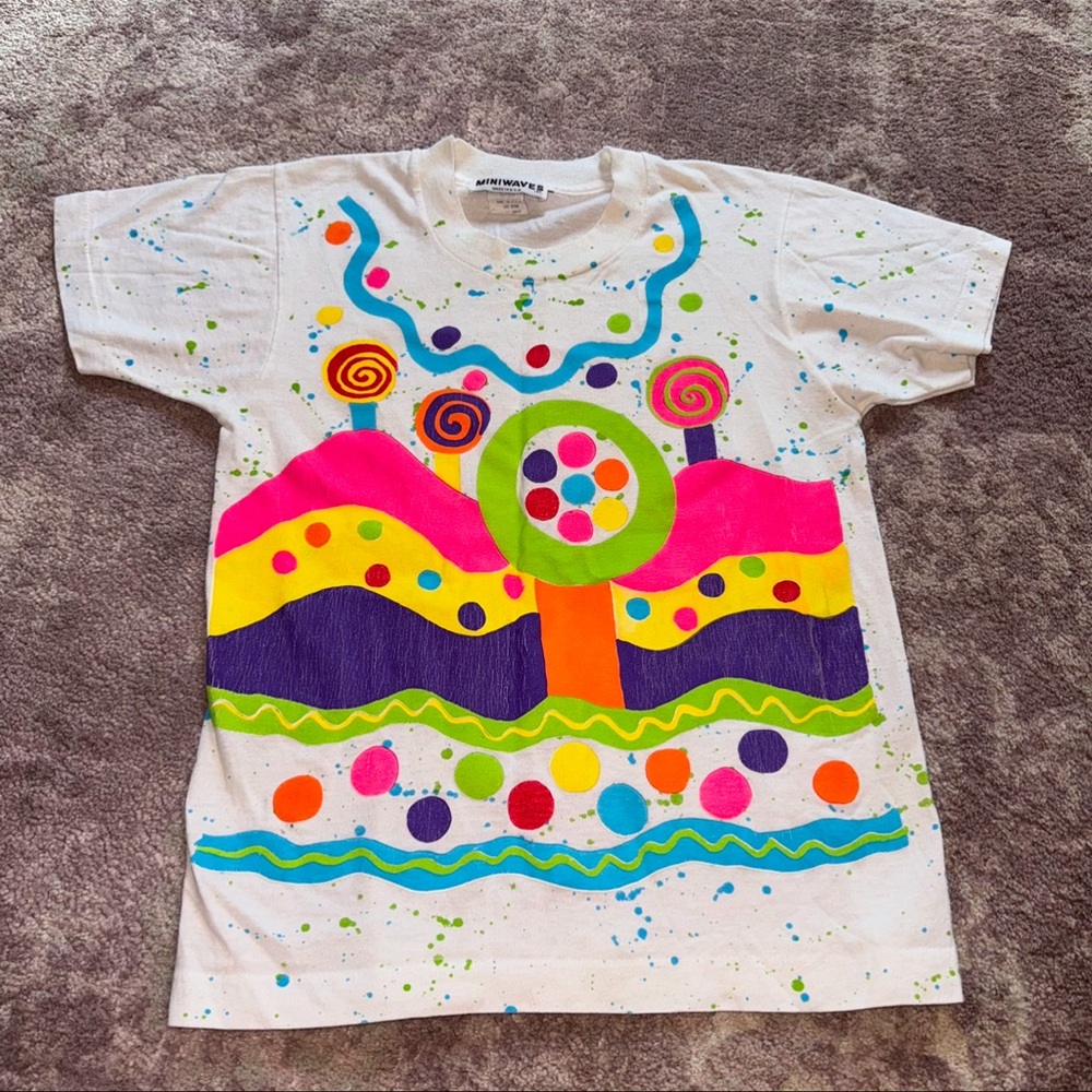 Mini waves Vintage 90’s Kids Medium Colorful Kids Graphic T-Shirt